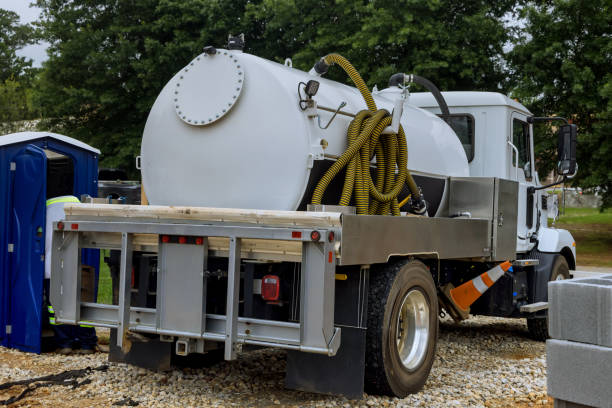 Best Portable toilet rental cost  in Brownstown, IN
